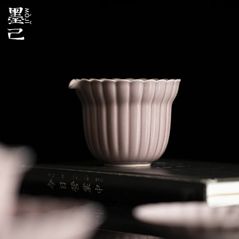 墨己 紫红汝釉筋纹菊瓣公杯茶道配件陶瓷菊口茶海家用分茶公道杯