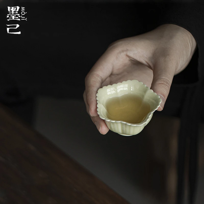 墨己仿宋绿釉花口茶杯功夫茶具家用陶瓷五瓣花喝茶单杯品茗杯小杯