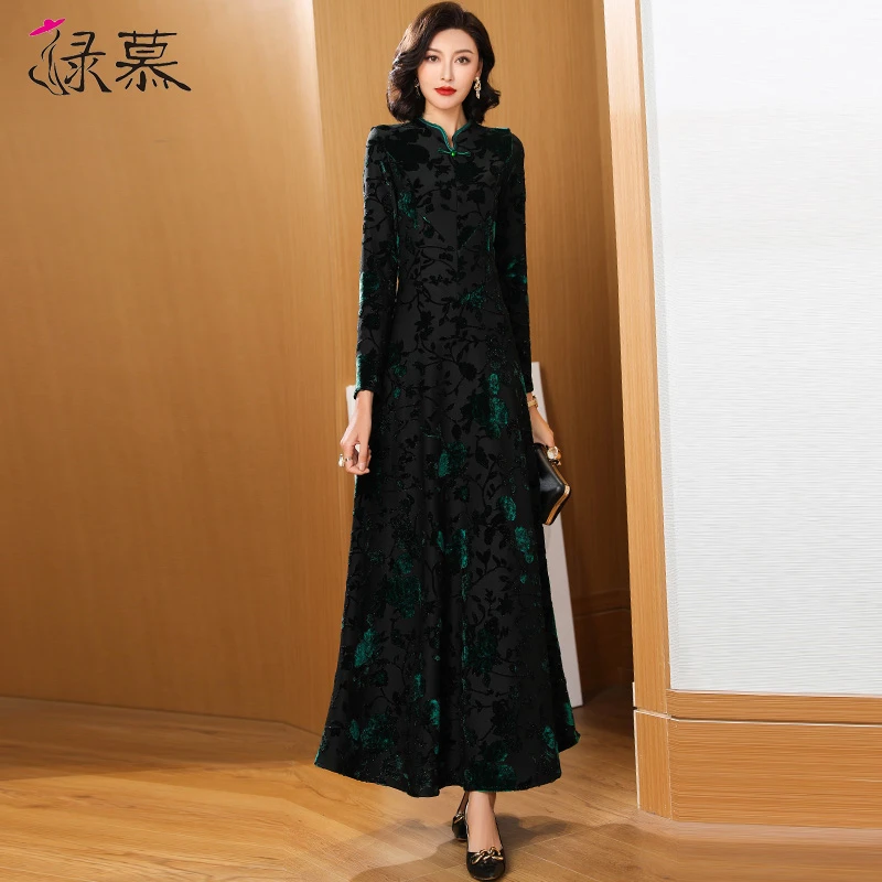 2025春秋装新款绿色提花连衣裙长袖修身显瘦高档气质超长大摆裙