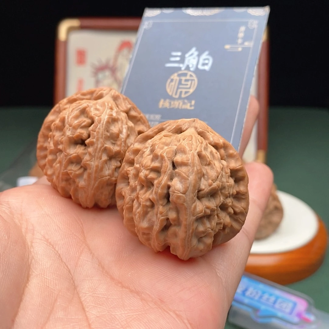 文玩核桃吊坠41尺全品三角白狮子