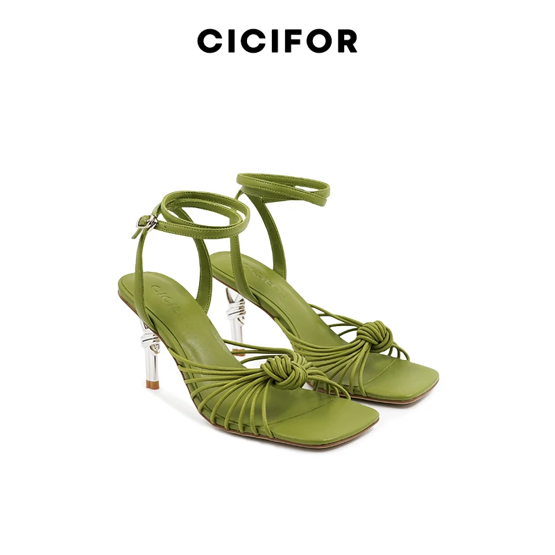 CICIFOR新中式knot凉鞋 交叉细绑带 纯色方头金属跟高跟凉鞋 绿色