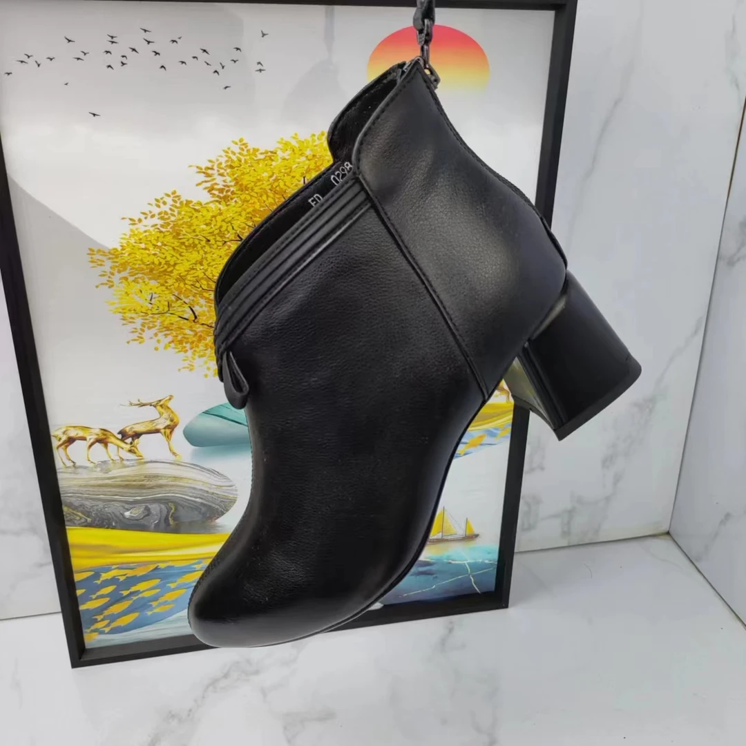 高帮女士小靴加绒棉鞋头层牛皮冬季保暖舒适真皮牛皮百搭黑色粗跟