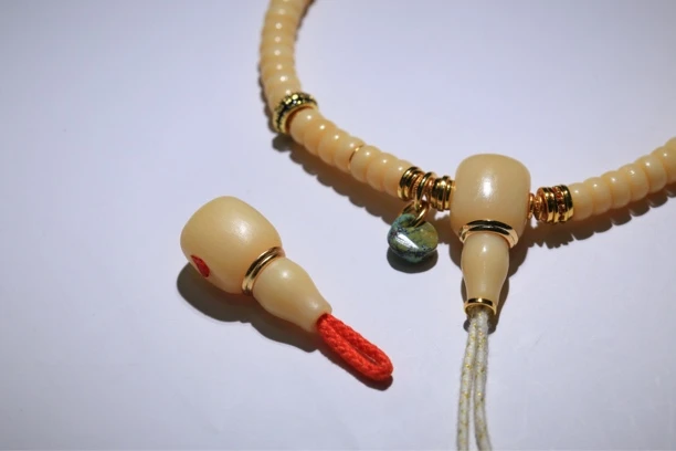 驼骨金腰带三通文玩配饰三通尺寸约12×11×27mm文玩搭配必备老料