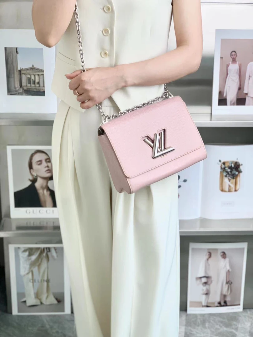 95新 LouisVuitton/路易威登 lv twist中号粉银/公价29300/甄选