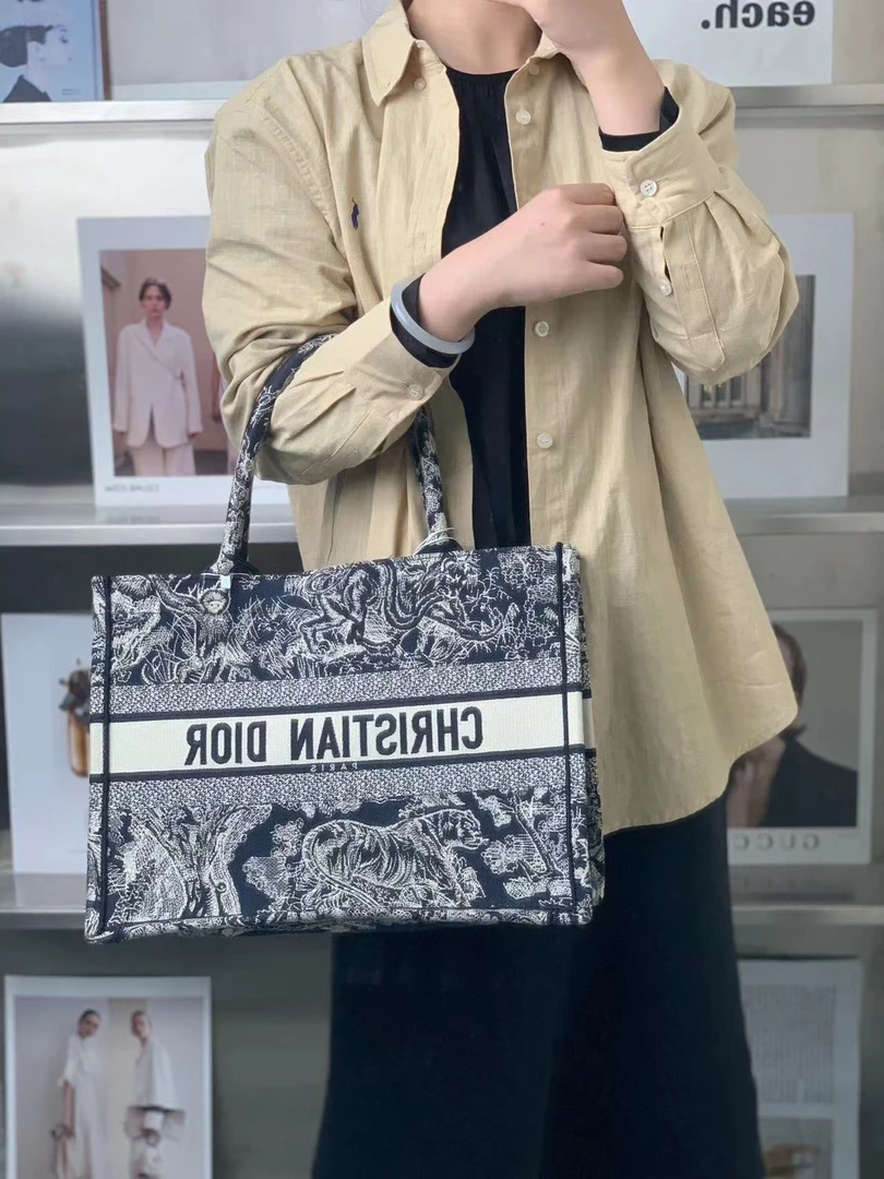99新 DIOR/迪奥 动物园tote中号单肩包/无公价/甄选