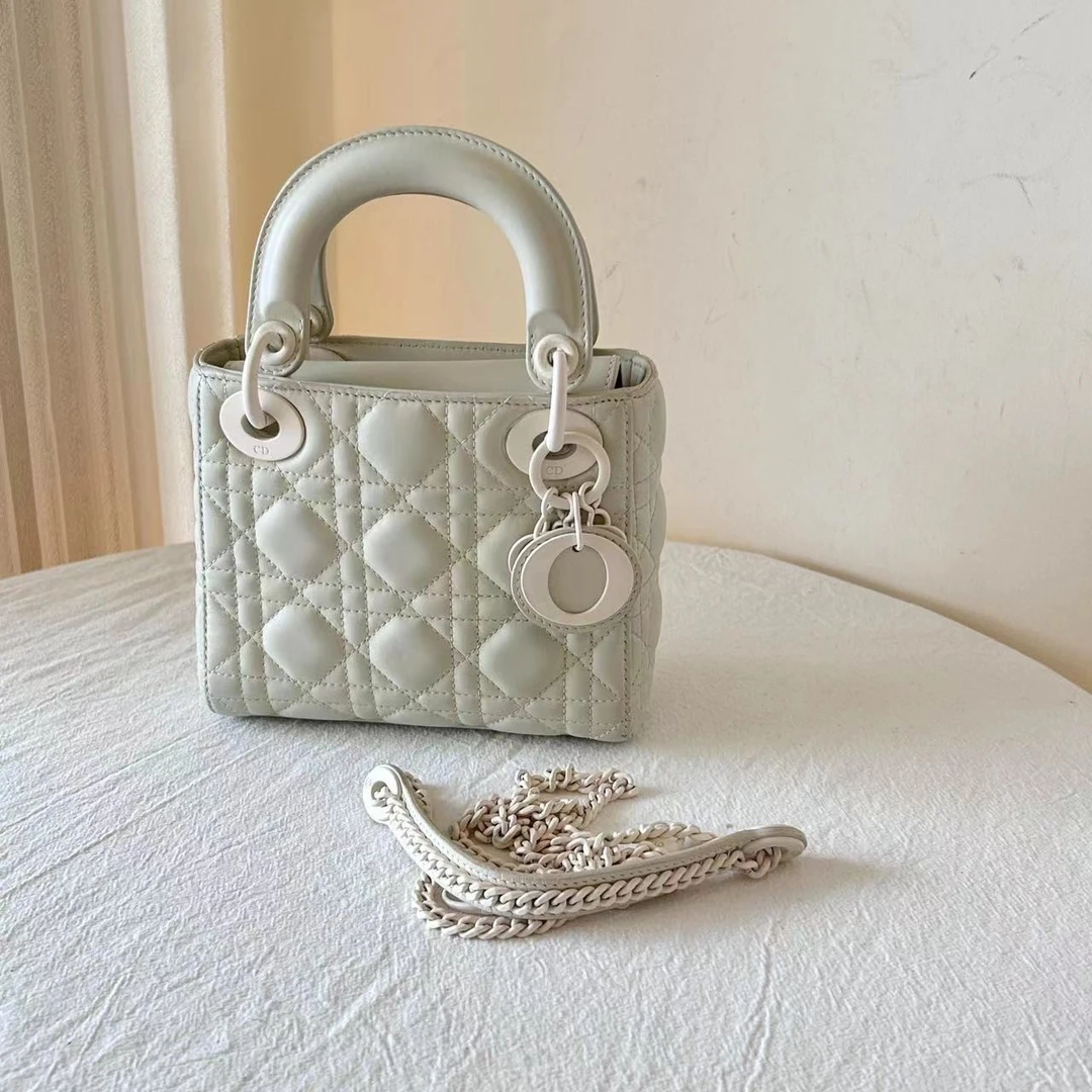 99新 DIOR/迪奥 戴妃三格磨砂白手拎斜挎包/无公价/严选