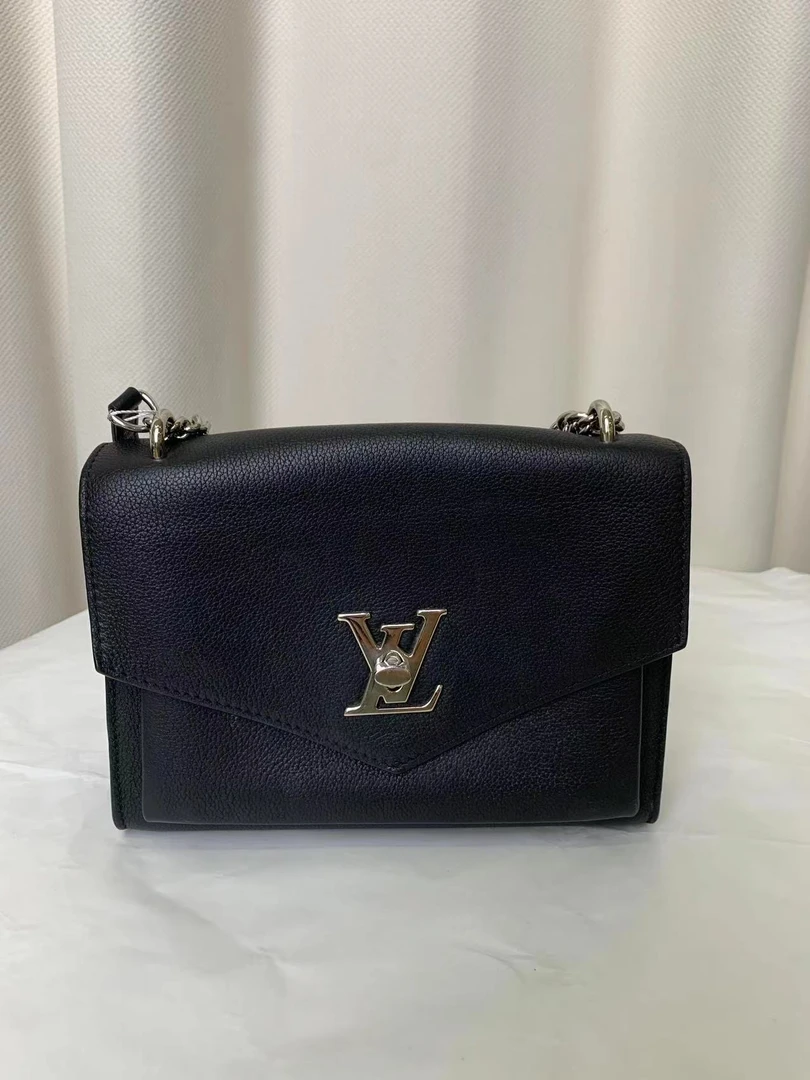 99新 LouisVuitton/路易威登 lockme斜挎黑银包/优品