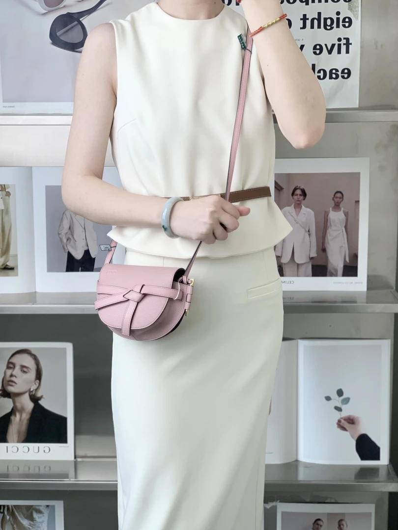 99新 LOEWE/罗意威 罗意威gate mini粉色 斜挎包/无公价/甄选