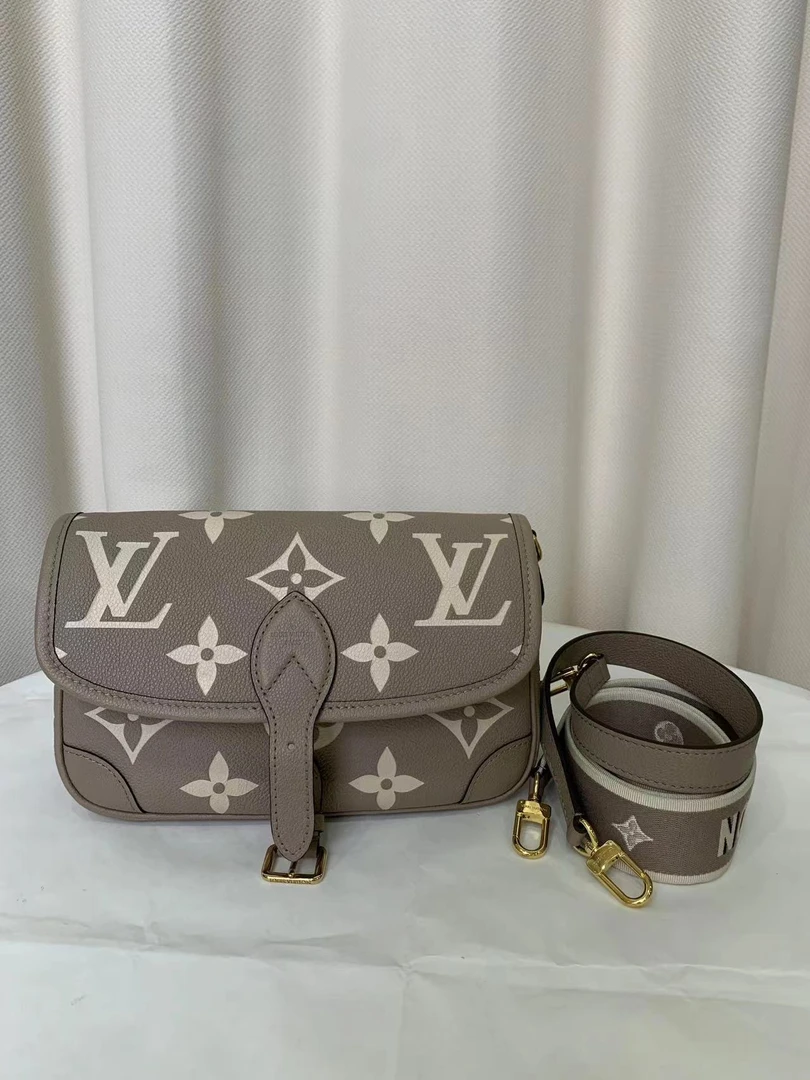 99新 LouisVuitton/路易威登 LV法棍大象灰单肩包/无公价/甄选
