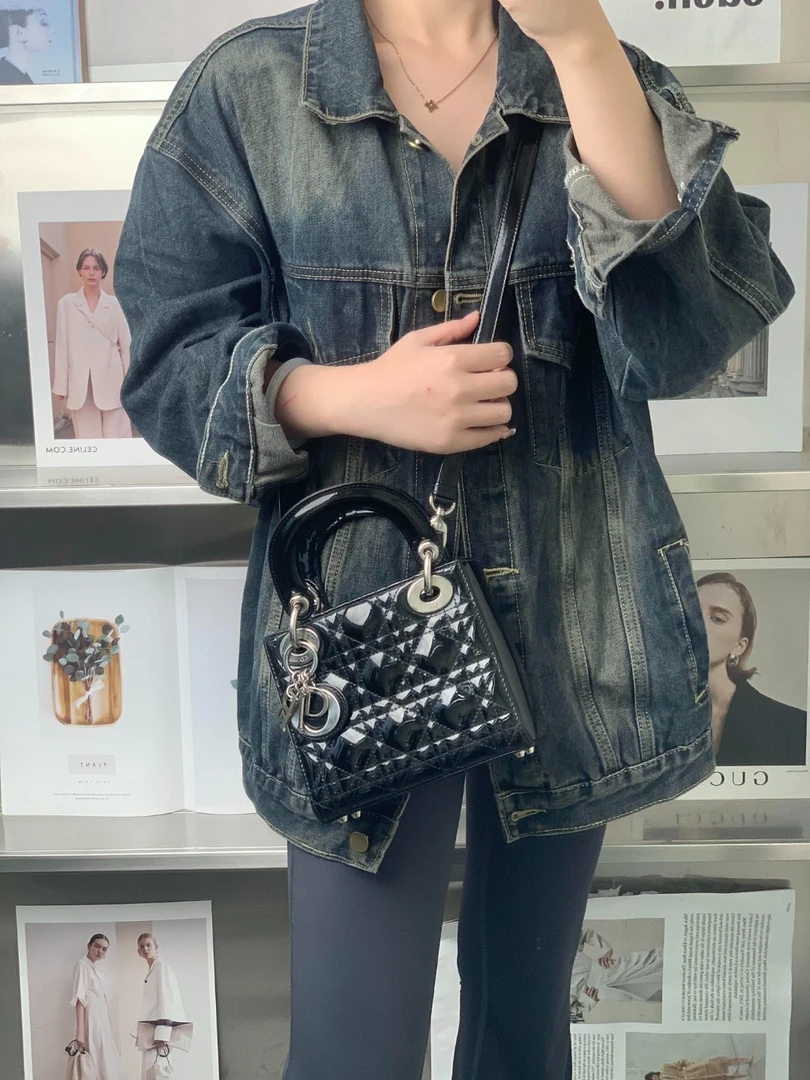 99新 DIOR/迪奥 戴妃三格戴妃黑银漆皮/甄选