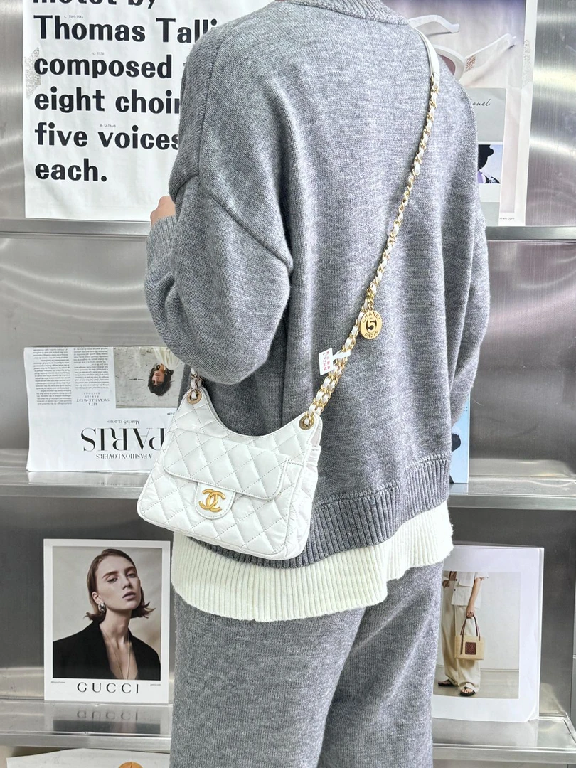 99新 Chanel/香奈儿 chanel天猫精灵小号油蜡皮白色/无公价/甄选
