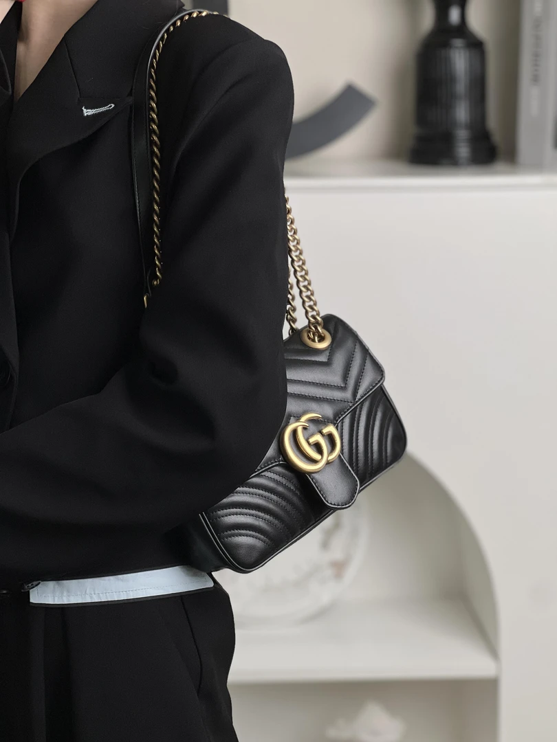 95新 GUCCI/古驰 98新/ marmont22黑金单肩斜跨包/公价19000/甄选
