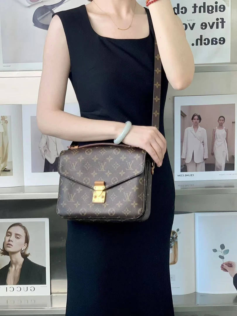 95新 LouisVuitton/路易威登 lv老花邮差斜挎手提包/无公价/严选