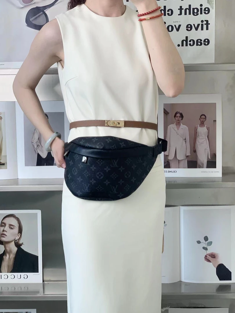 99新 LouisVuitton/路易威登 LV discovery 腰包小号黑花包/甄选