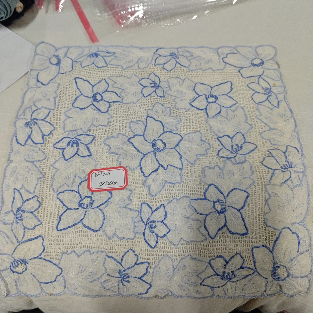 孤1524 蓝色绣花手帕有氧化 28*28cm