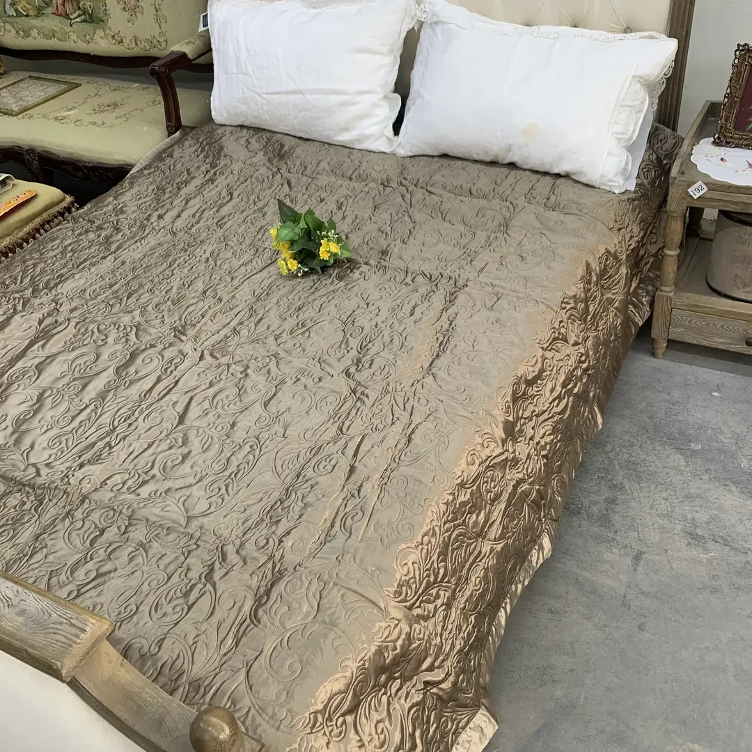 卡其色色真丝双人床盖2.2×2.4m