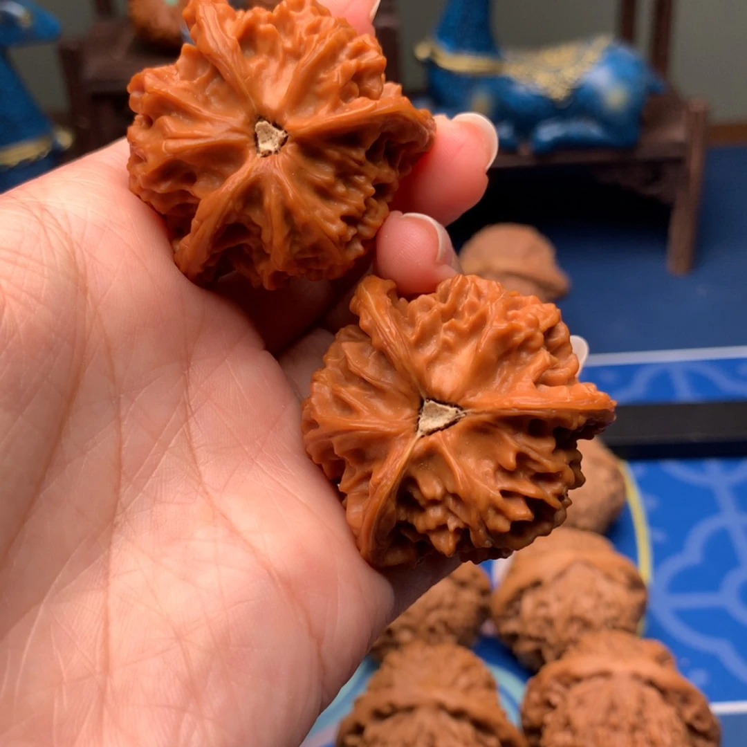 【闪购商品】文玩核桃吊坠弑**熙三棱40尺