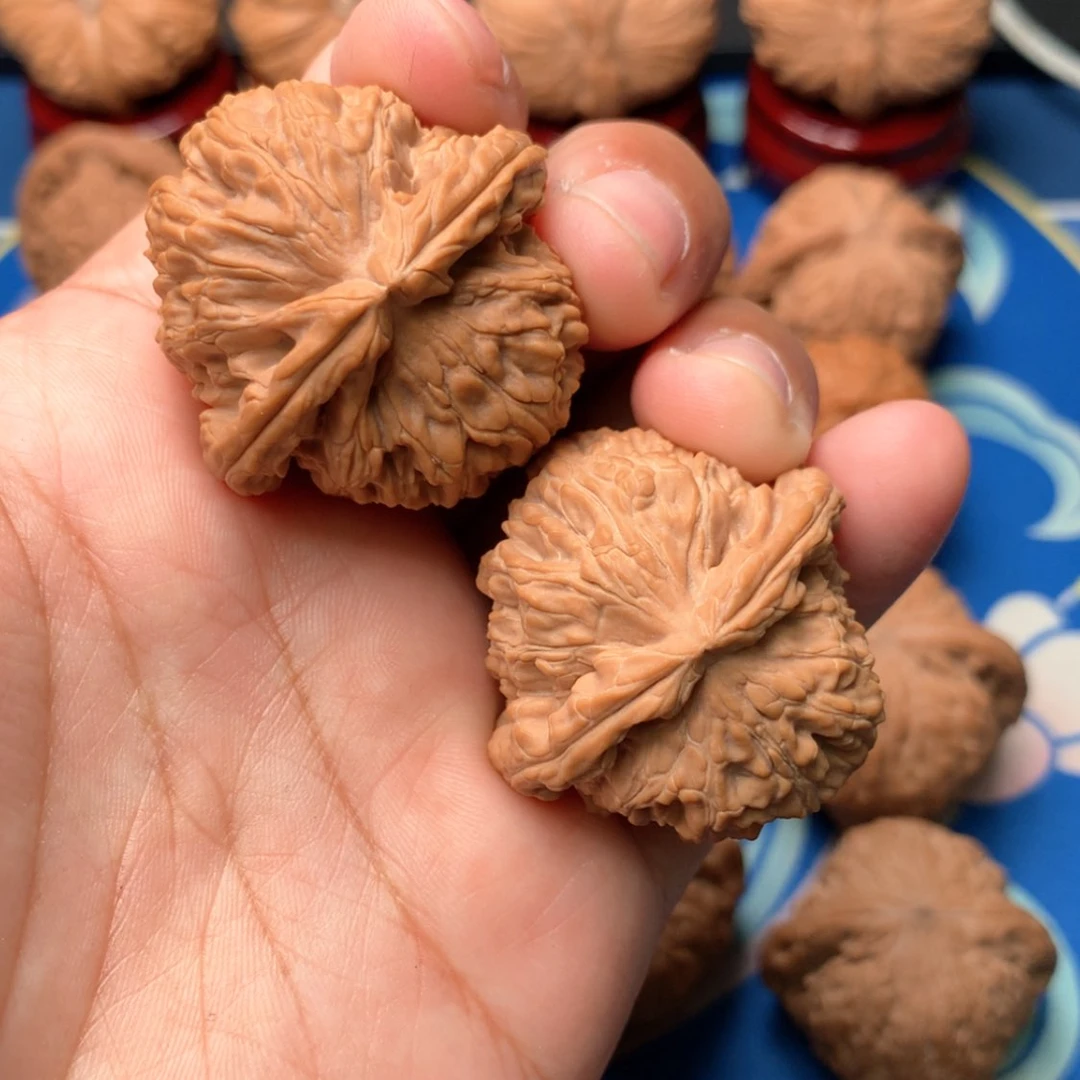 【闪购商品】文玩核桃吊坠枫**泊白狮子36