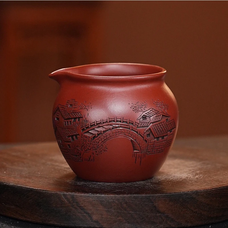 910 GQF宜兴原矿大红袍刻绘江南风紫砂公道杯