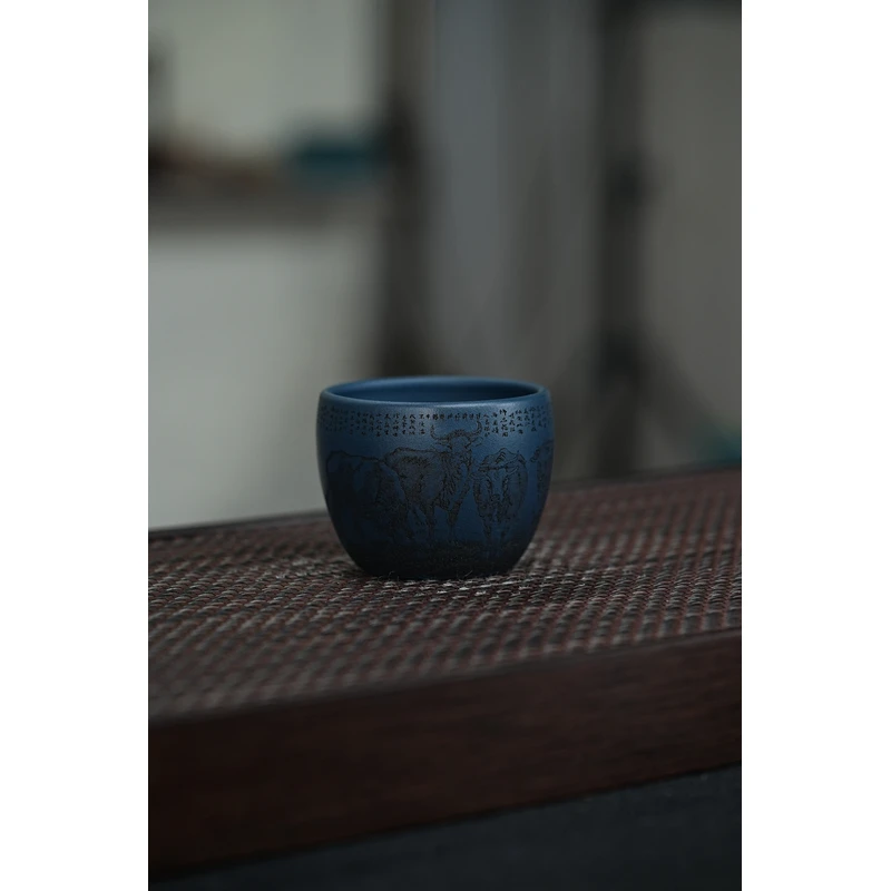 08TG宜兴原矿苏门答腊青刻绘五牛主人杯紫砂