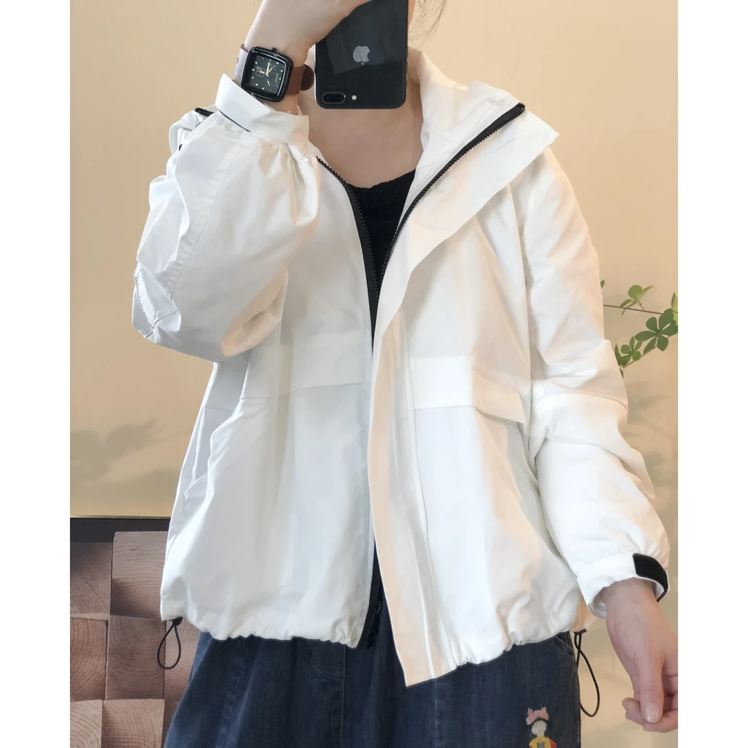 （浅笑）8235 2025运动新款女士短外套冲锋衣洋气夹克女装连帽上衣