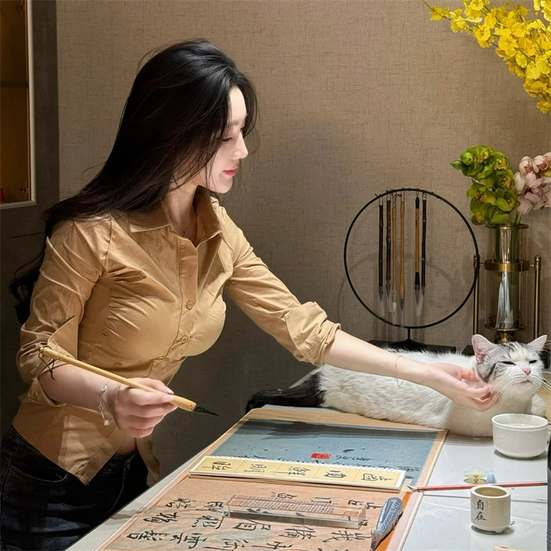 韩版御姐气质衬衫百搭褶皱显胸大日常通勤修身卡其色长袖上衣女