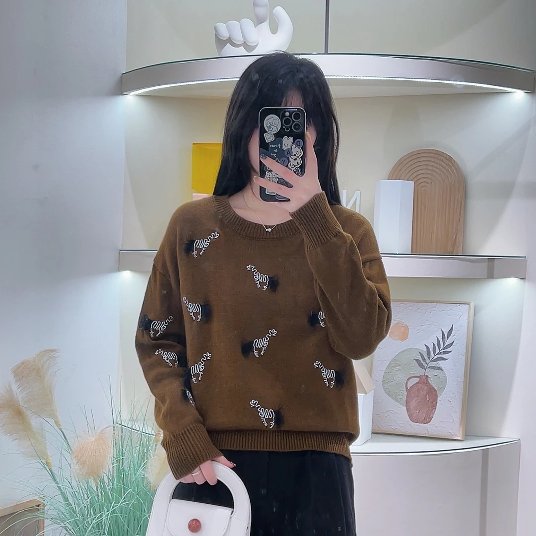 Lagogo/拉谷谷LAGOGO拉谷谷专柜同款遮肉显瘦时尚百搭款毛衣设计