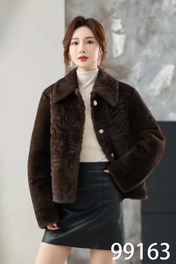 99163妈妈秋冬新款高贵外套中老年女士冬装时尚