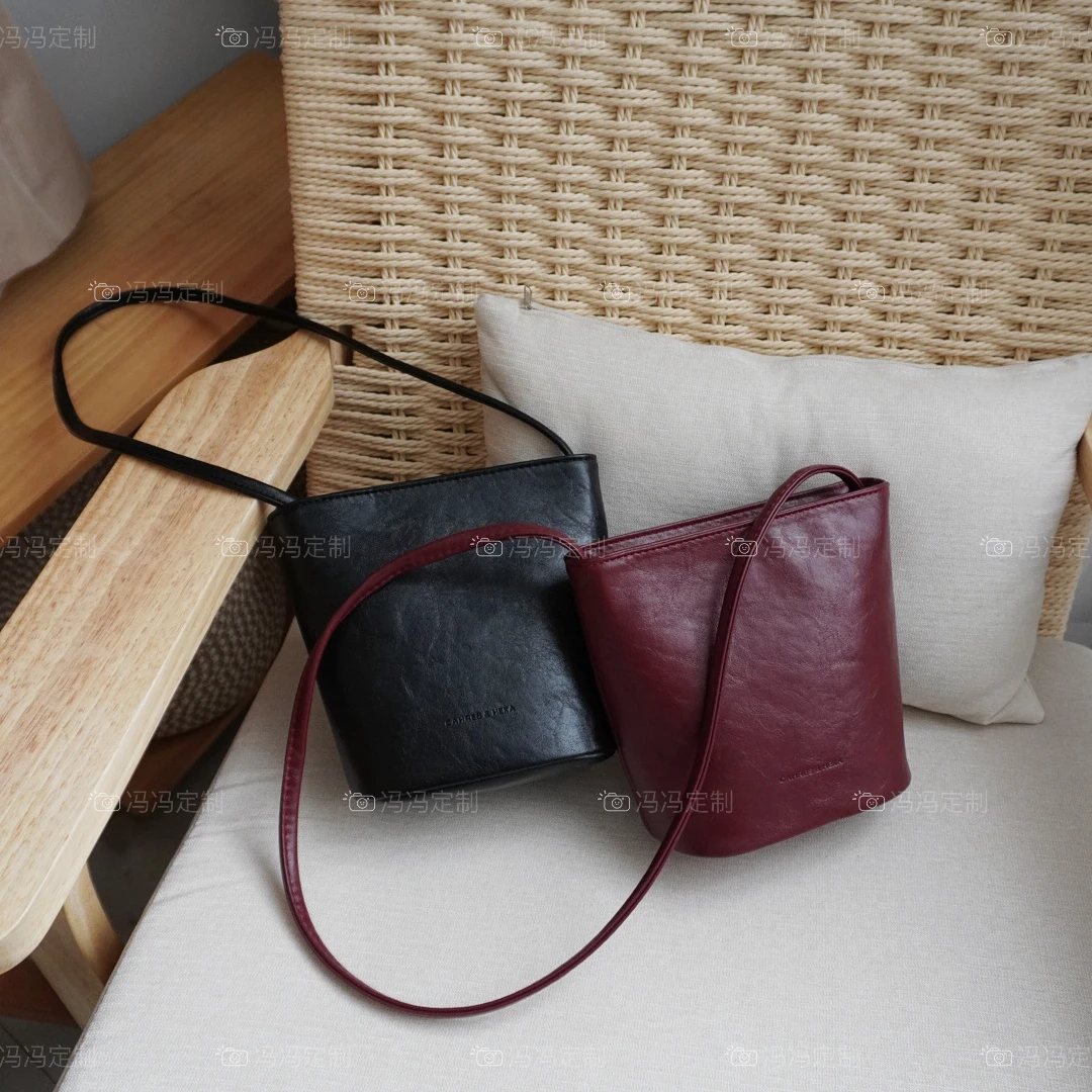 冯冯定制【复古小水桶】简约植鞣休闲韩系斜挎包软皮迷你小包手机包