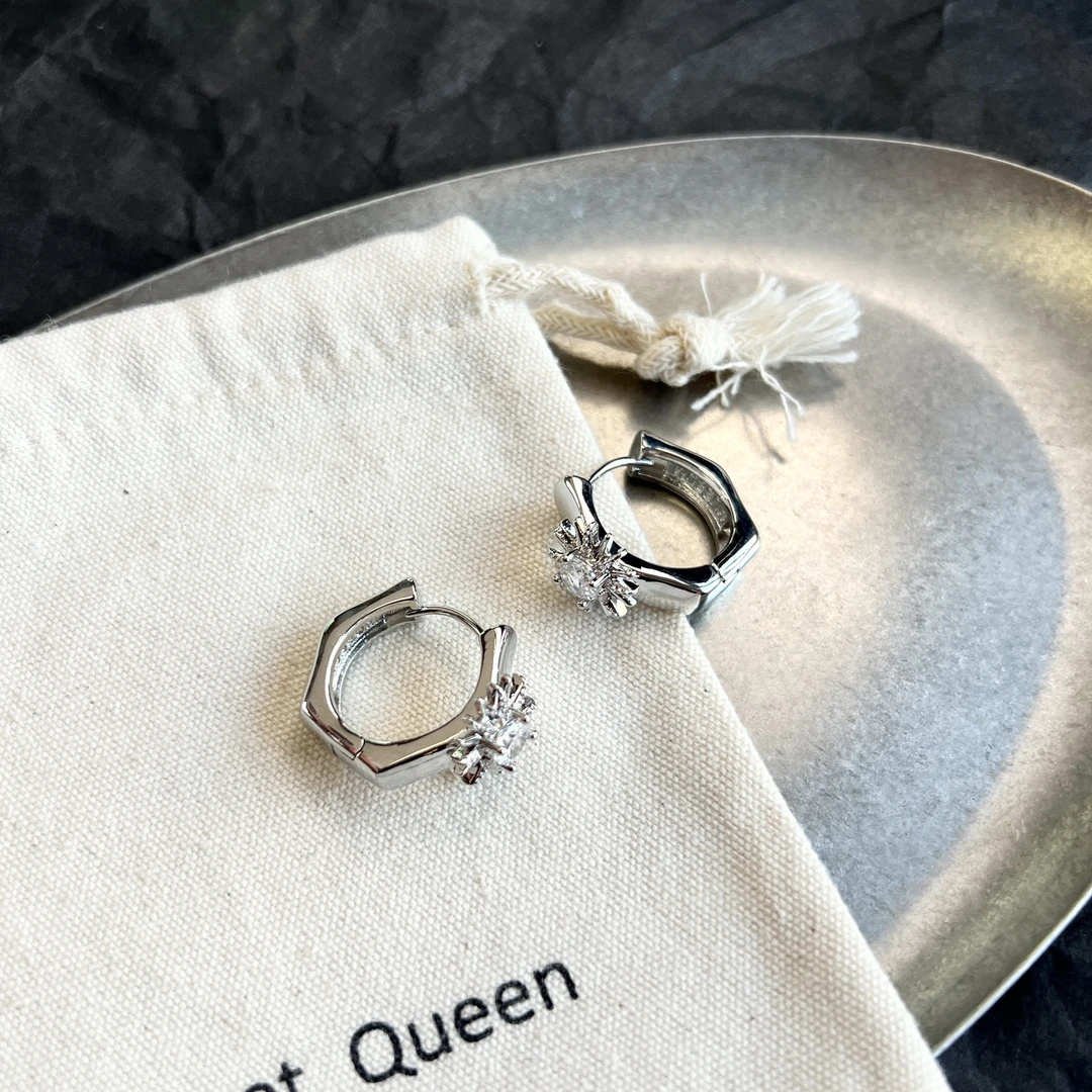 铜合金耳饰 小众设计太阳花微镶锆耳扣F085