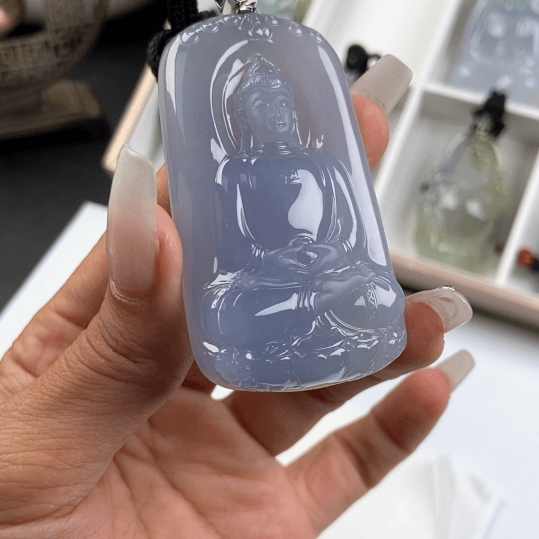 翡翠颈饰未镶嵌大日如来