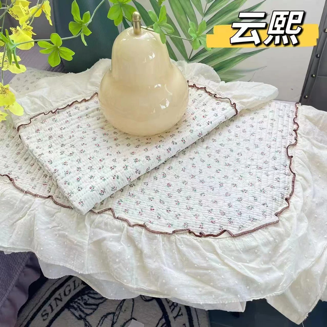 加大花边小香风款％棉三件套四季床盖夹棉亲肤透气三层吸汗