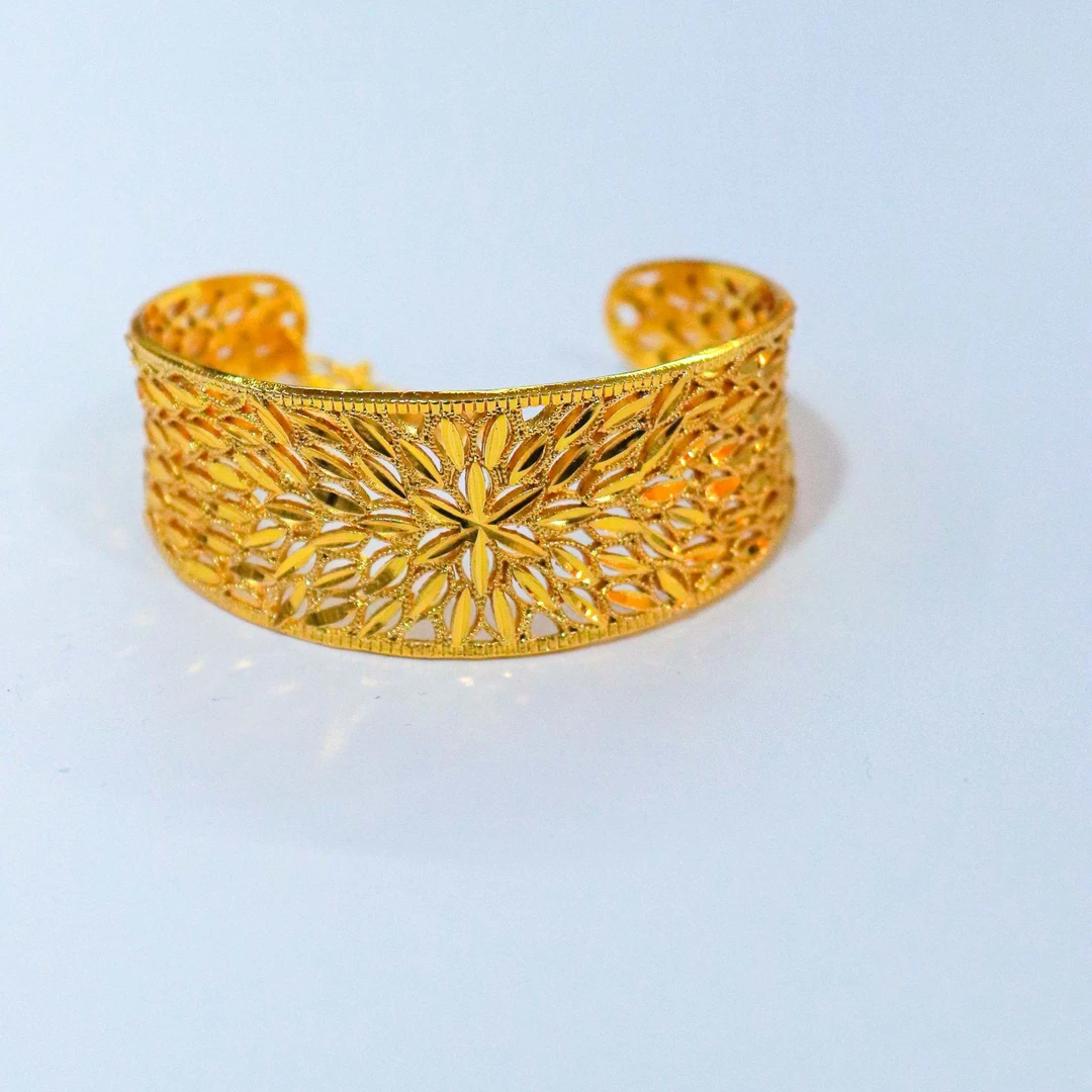 铜合金手镯 铜合金时尚饰品手镯气质女款百搭复古镯子金色经典