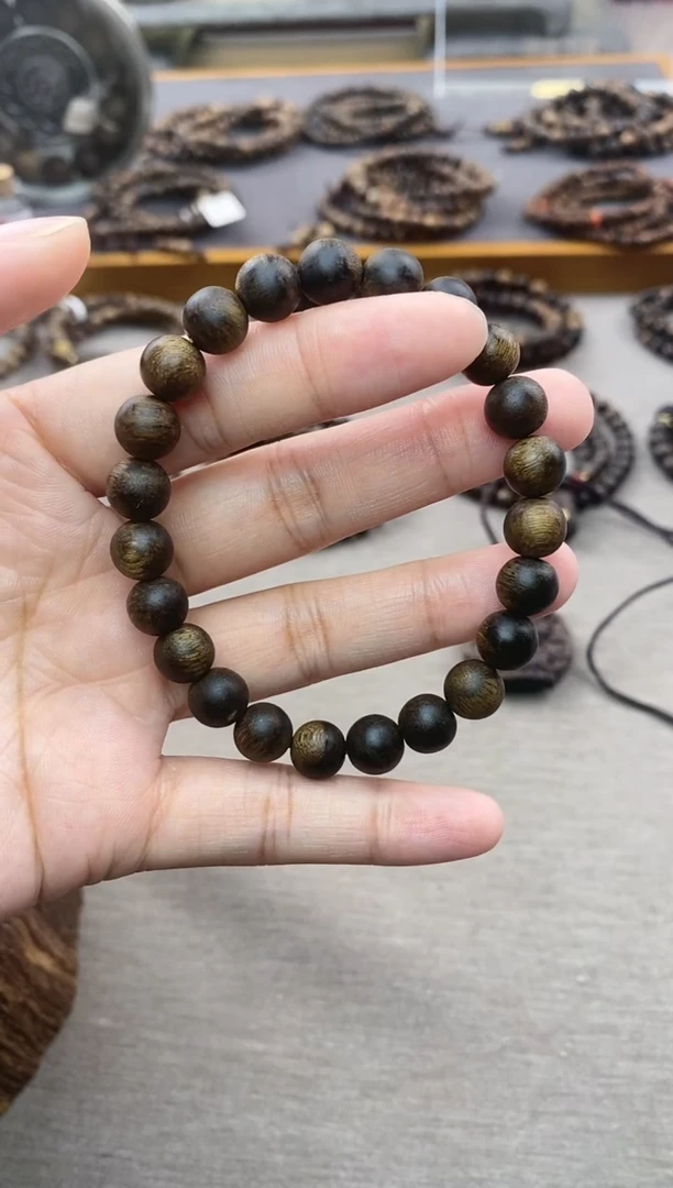 【闪购商品】沉香手串越南富森红土留疤0.8沉水单圈
