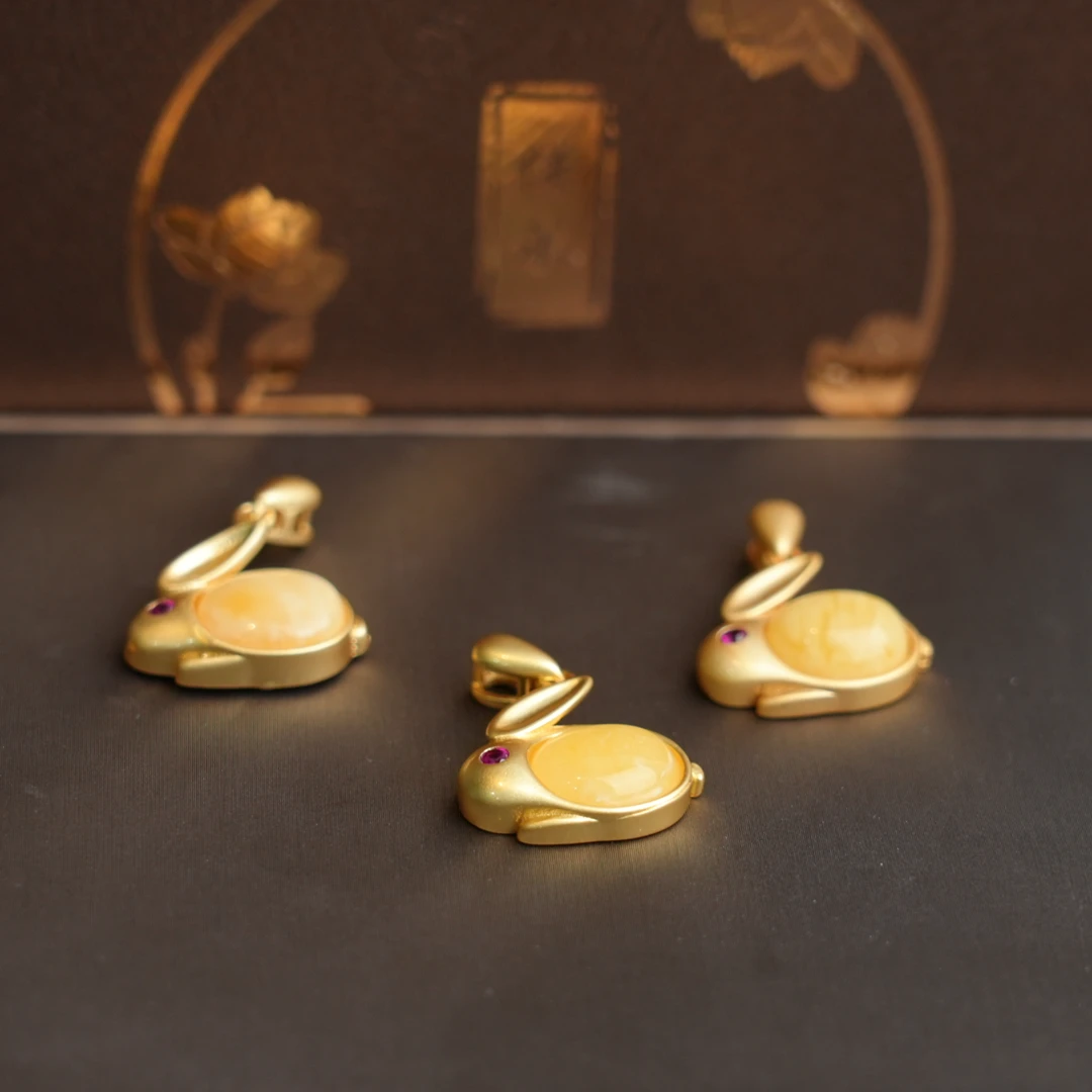 蜜蜡兔子型吊坠不含绳（多样性发货发一件）XQ112