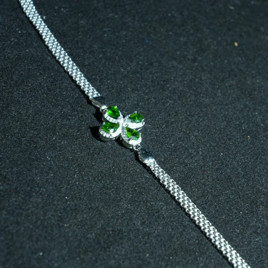 镶嵌绿宝石手链XQ202