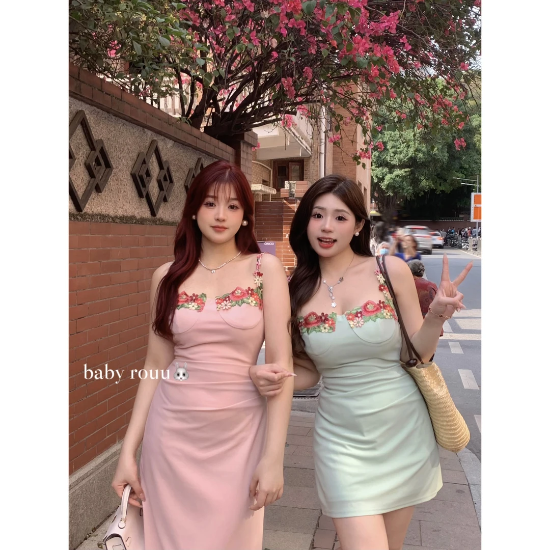 XQ麦600691/XQ麦600691-3【落月花神】刺绣收腰不收胯A字度假连衣裙