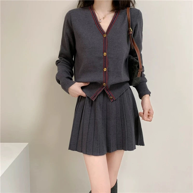 奢姿大码女装2025年春季欧若风高级感大码套装V领针织衫两件套