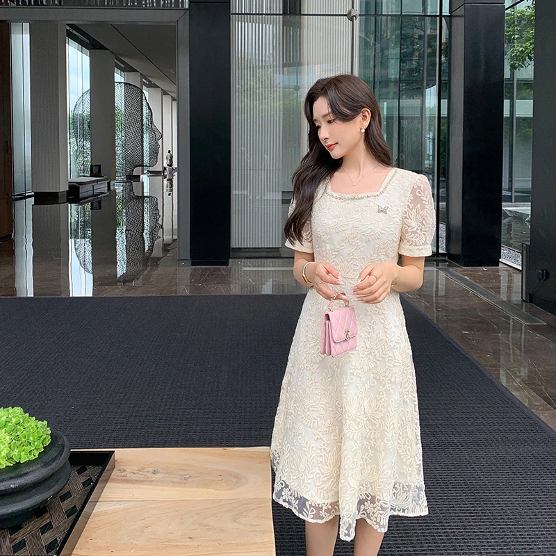 [奢姿轻奢系列]钻链方领连衣裙大码女装夏季新款胖妹妹绣花裙子