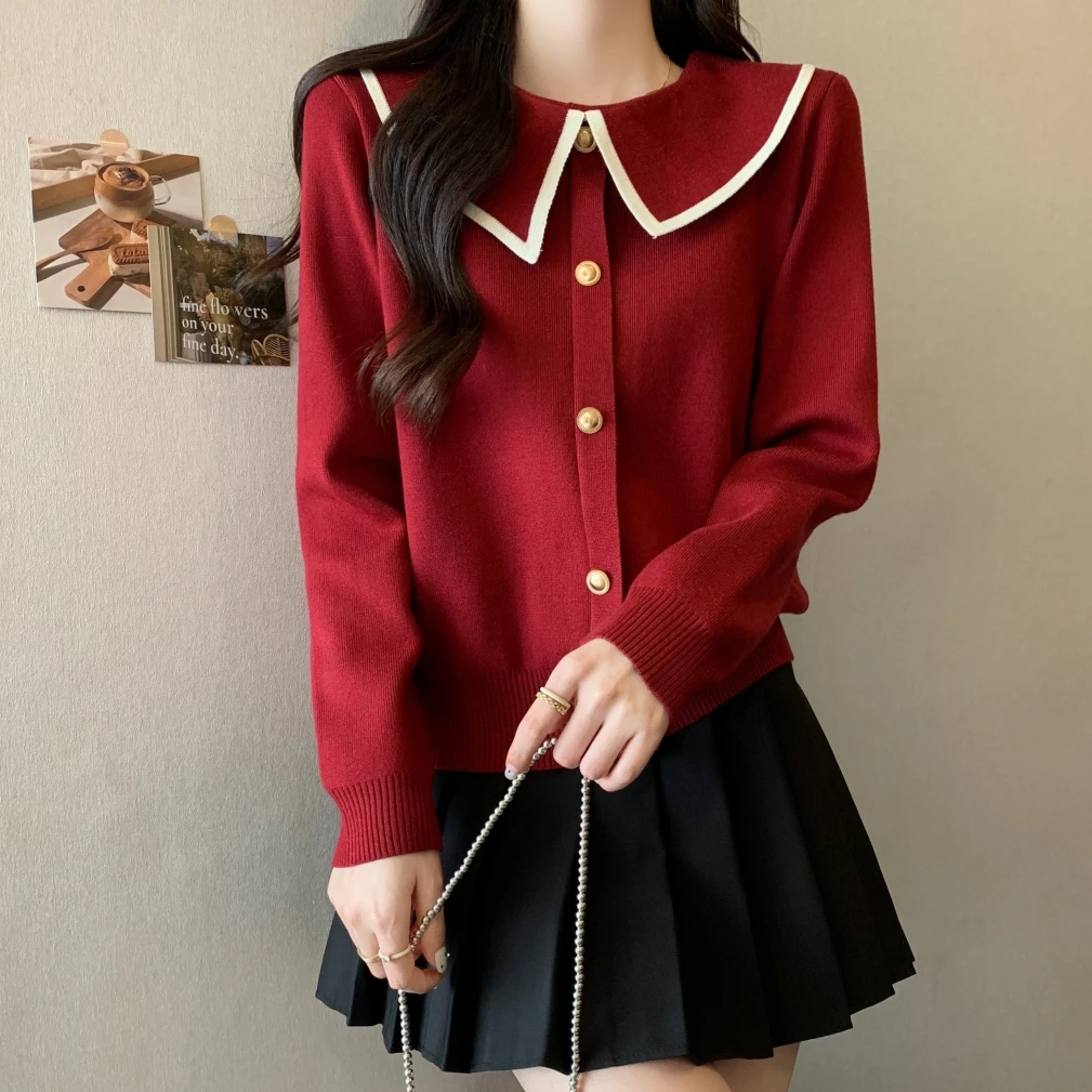 200斤大码女装显瘦红色毛衣秋冬新款娃娃领上衣小香风针织打底衫