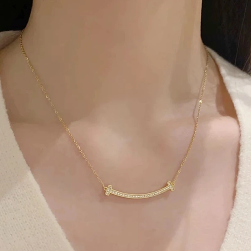 钛钢项链 笑脸气质轻奢时尚百搭小众简约ins坠链经典金色精致满钻