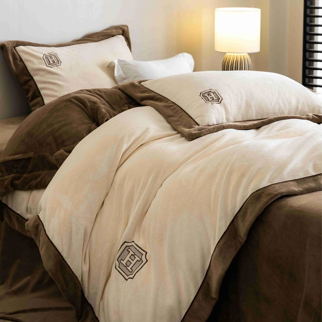 新款轻奢风加厚牛奶绒四件套冬季保暖珊瑚绒床单被套双人床上用品