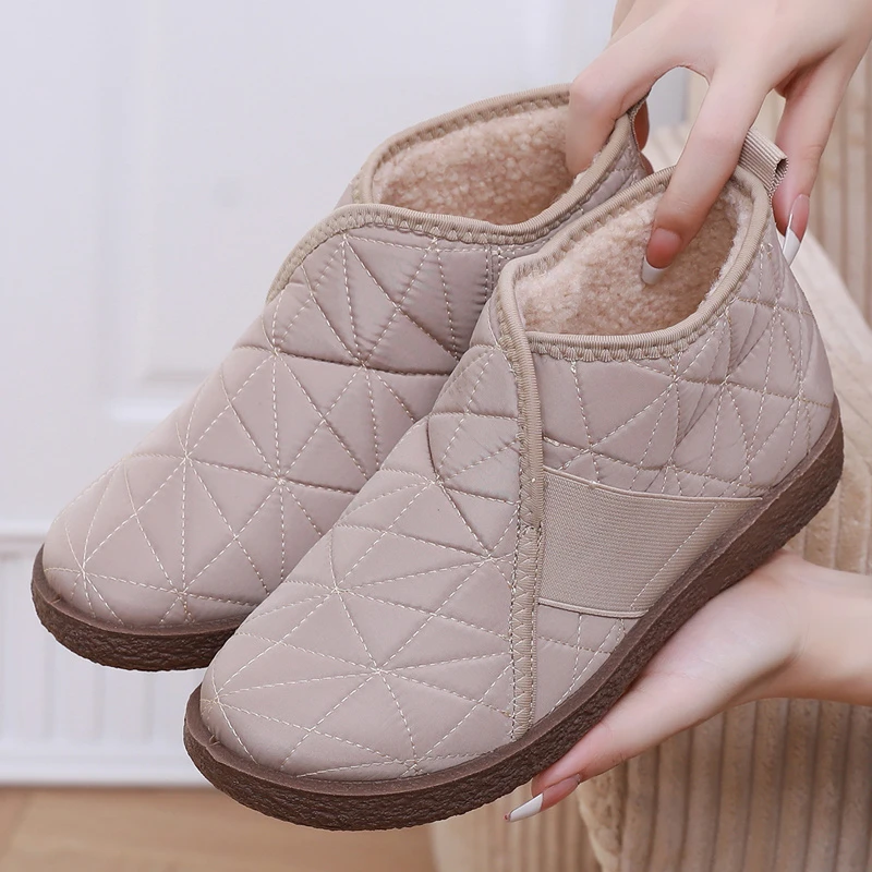 2024冬季新款一脚蹬懒人妈妈鞋舒适百搭棉鞋加绒保暖时尚短靴