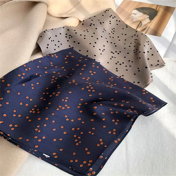 Qiantang Story/钱塘故事复古波点 12姆米 桑蚕丝丝巾 53*53CM