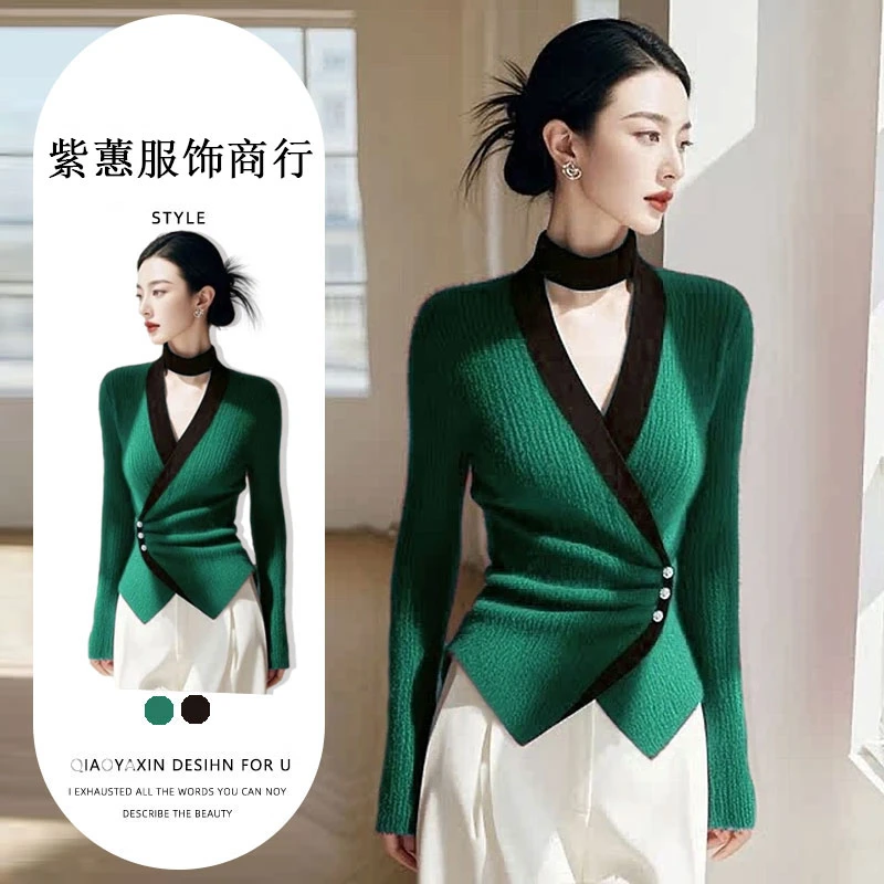 2024年冬季独特漂亮气质设计感高端针织上衣名媛小香风绿色毛衣女