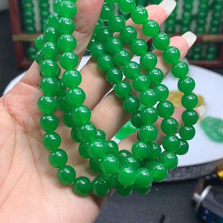 翡翠吊坠(赠链)未镶嵌