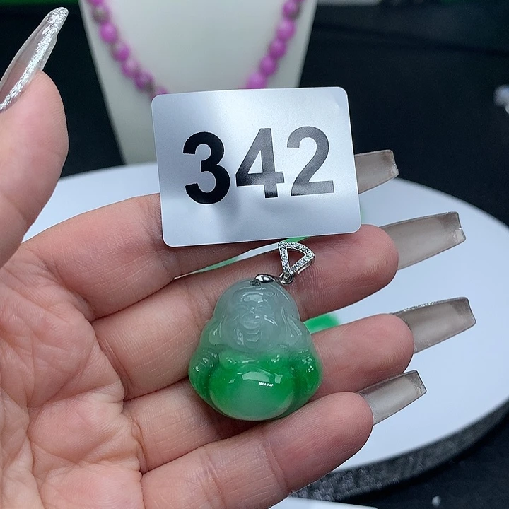 翡翠吊坠(赠链)未镶嵌