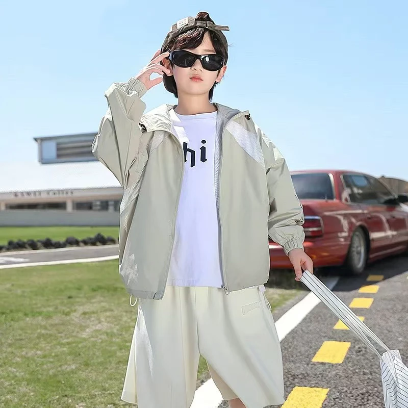 男童夏装大字母简约防晒衣2025新款儿童装轻薄透气外套连帽开衫潮