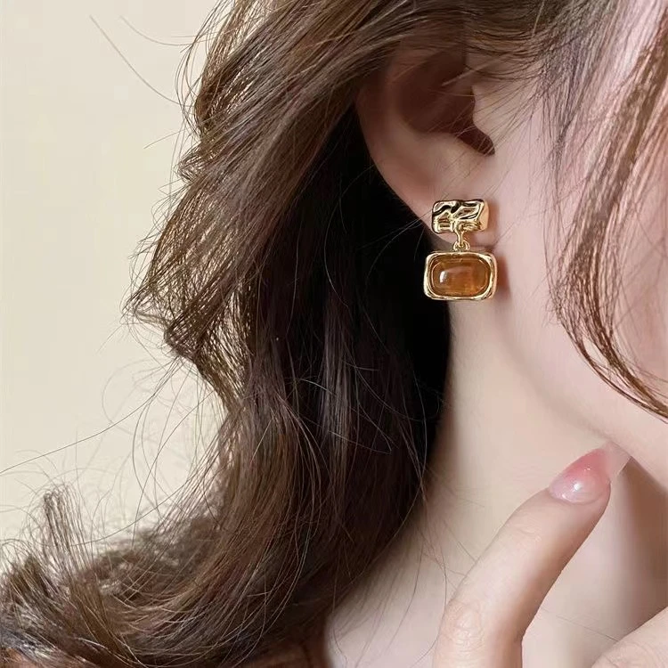 铜合金耳饰 新款潮几何小方糖时尚百搭可爱甜美简约精致耳环1686
