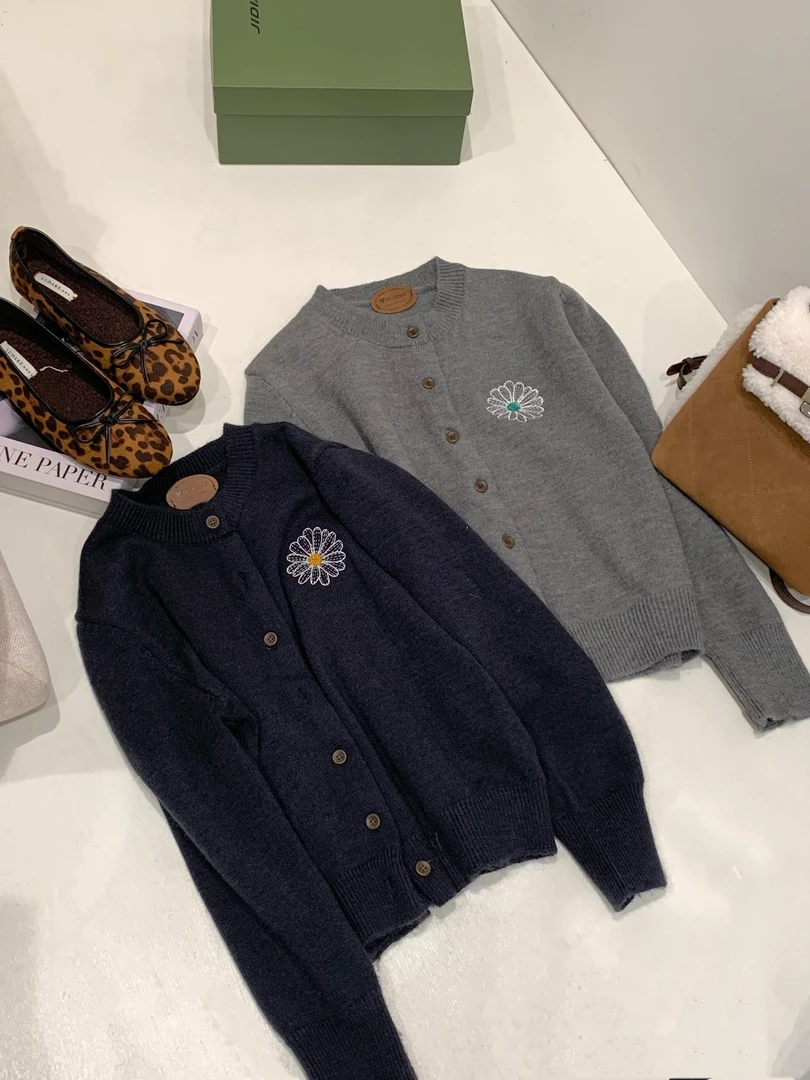 甜甜【小菊花】百搭时尚撞色毛衫~周年庆回馈9086